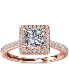Anillo de compromiso de diamante de talla princesa con halo y detalle de puente de diamantes en oro rosado de 14 k (1/3 qt. total)